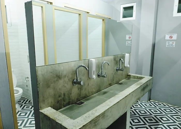 Stations Albergue Banguecoque